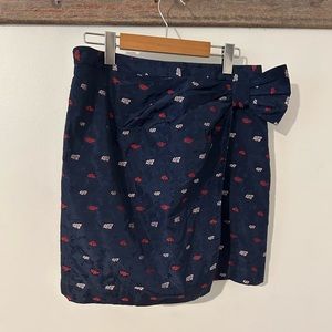 Silk embroidered Banana Republic mini skirt Size 8